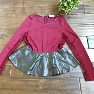 NWOT [Romeo & Juliet Couture] Lace Peplum Top